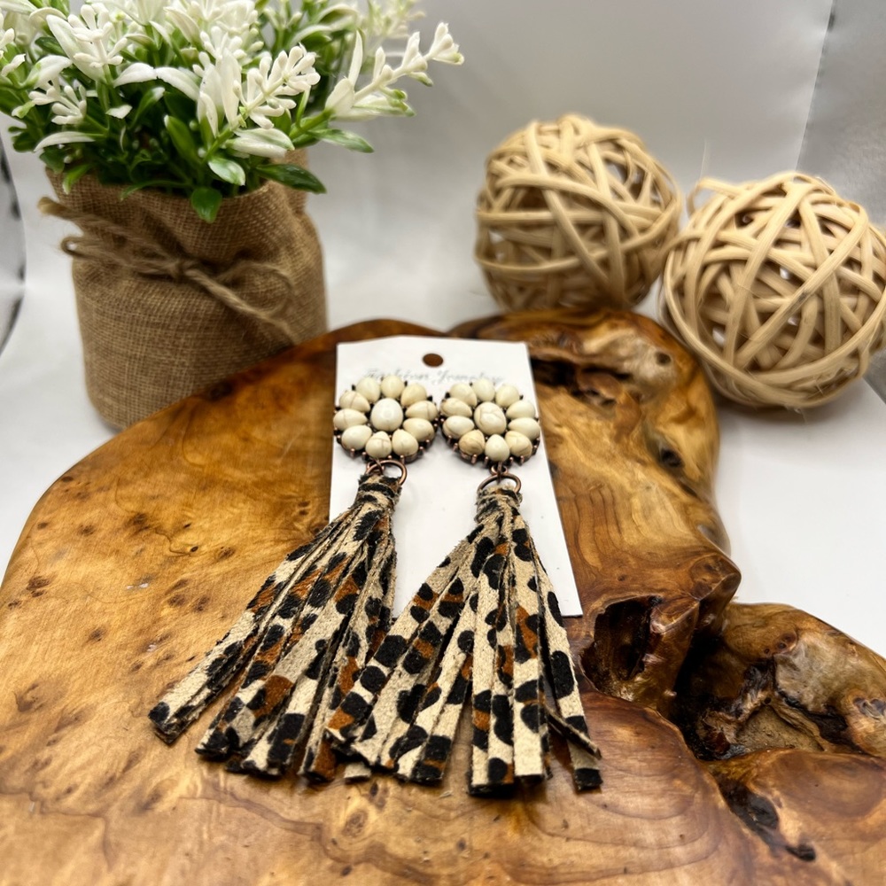 Leopard Leather Fringe Earrings NEW - Picture 1 of 4